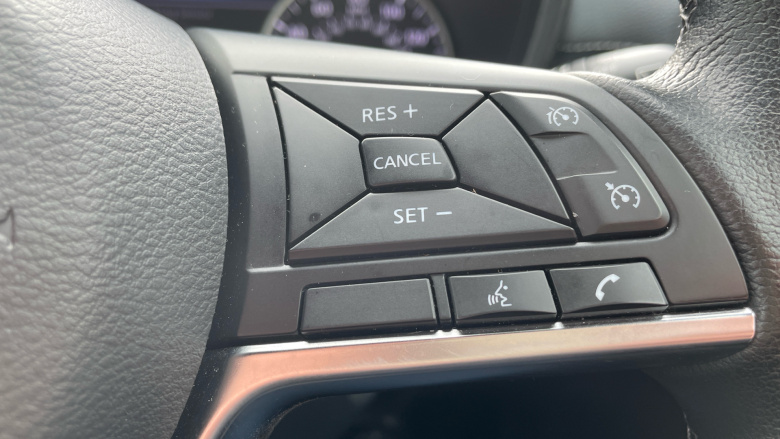 Nissan Juke 1.0 DiG-T 114 N-Connecta 5dr Petrol Hatchback